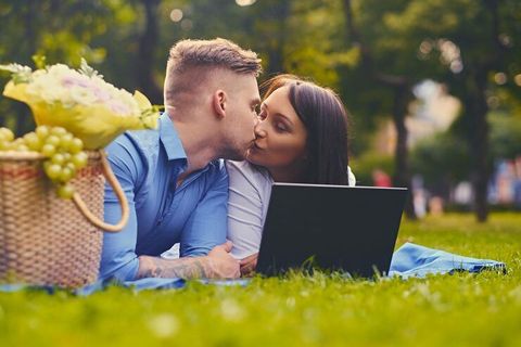 Free Dating Sites Complete Guide to Online Connections and Profile Building