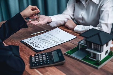 A Complete Guide to Understanding the Role of Real Estate Lawyers in Property Transactions